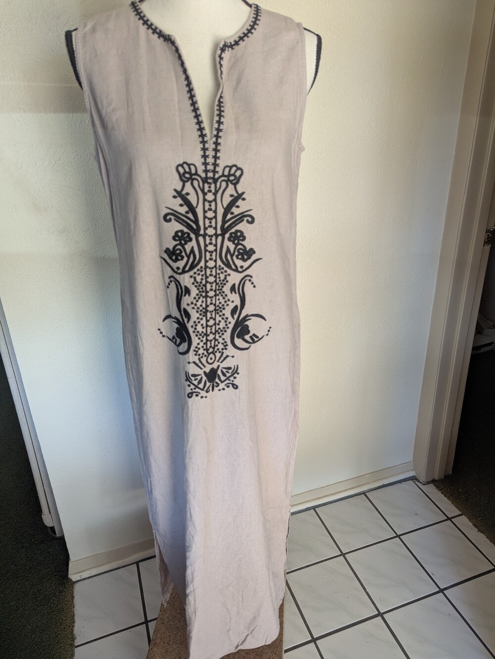 Sleeveless Embroidered Maxi/Shift Dress in Light Beige with Black Motif